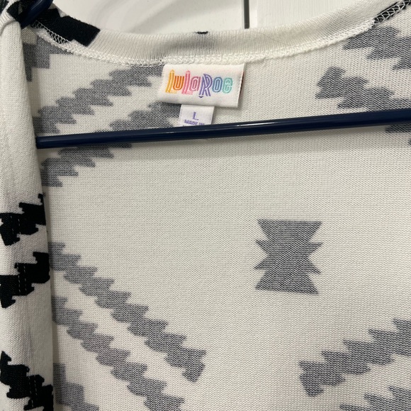 LuLaRoe Caroline Cardigan Size Large - Picture 3 of 5